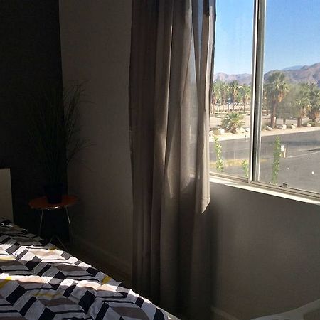 Modern Downtown Condo Palm Springs Exterior photo