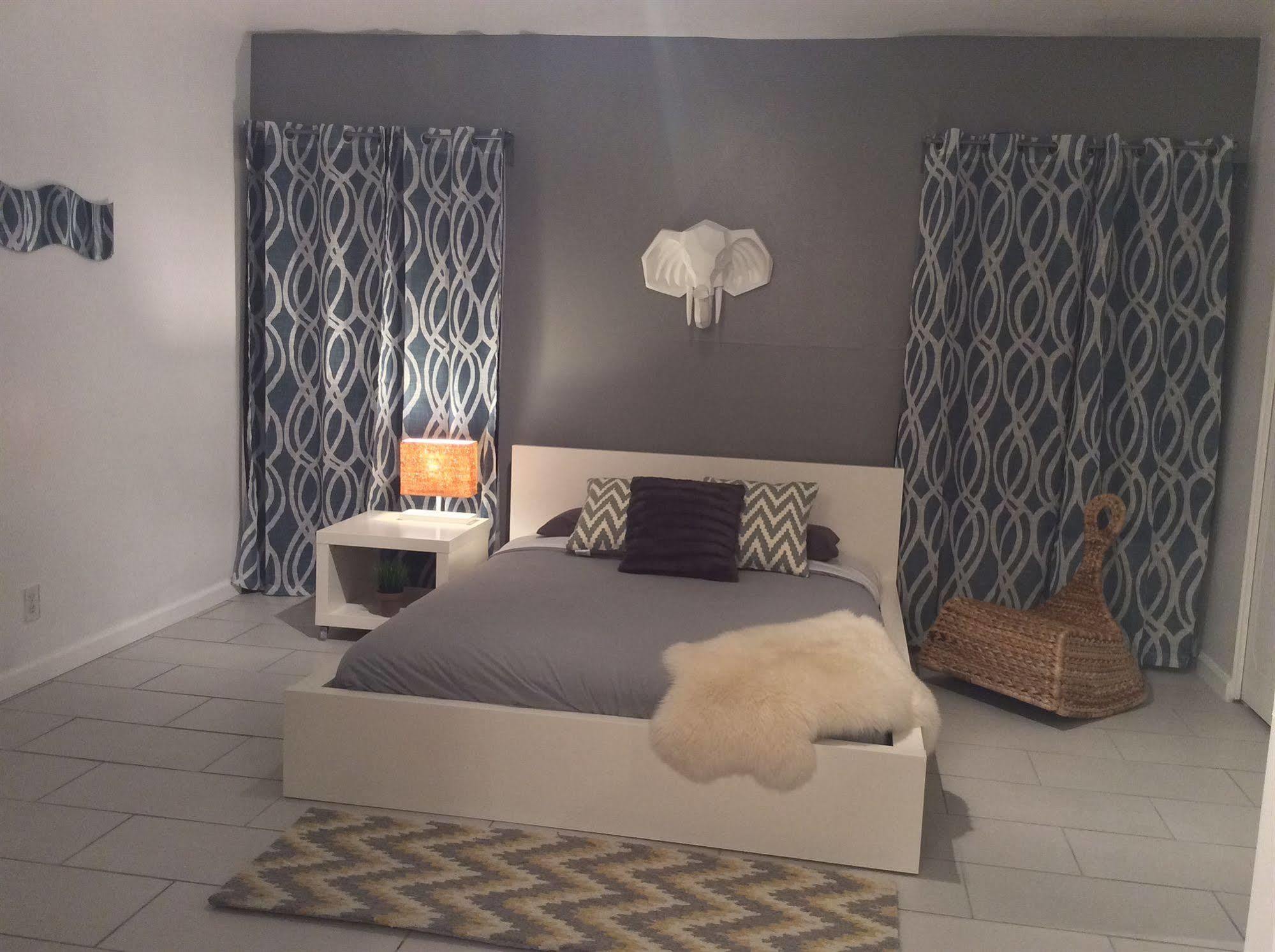 Modern Downtown Condo Palm Springs Exterior photo