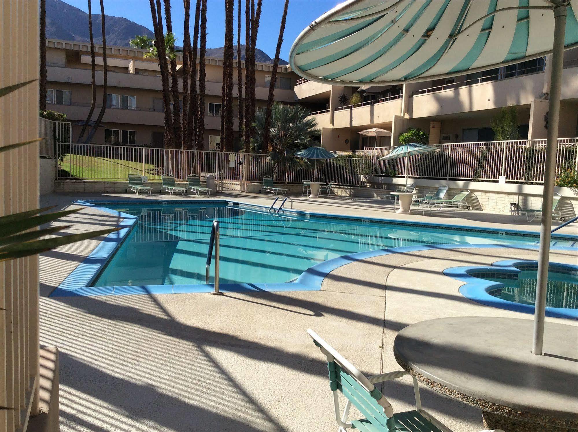 Modern Downtown Condo Palm Springs Exterior photo