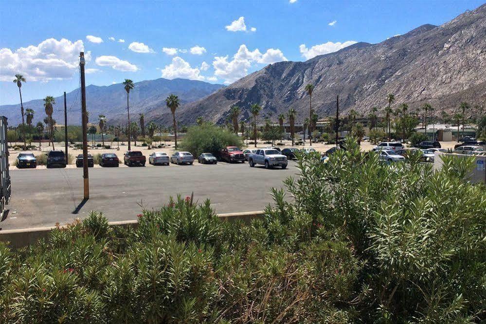 Modern Downtown Condo Palm Springs Exterior photo